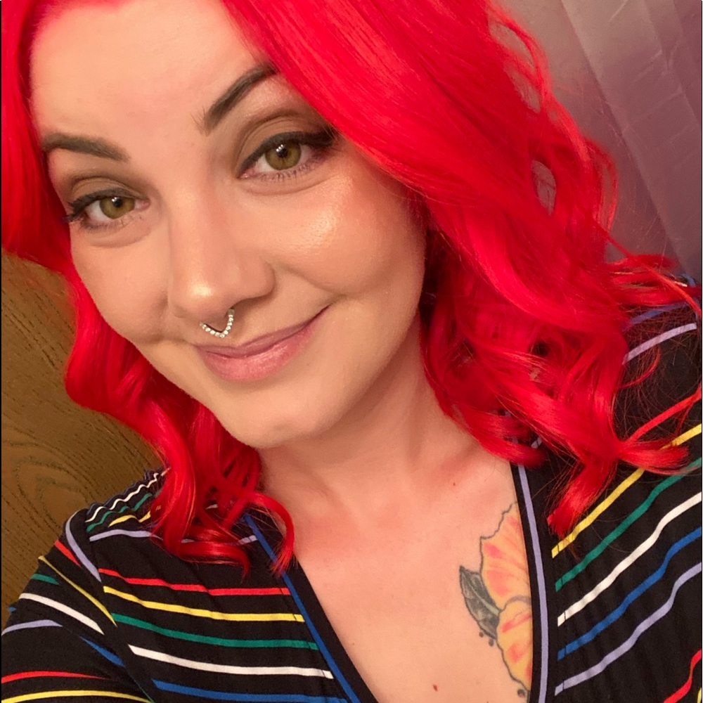 Meet your Posher, Elizabeth